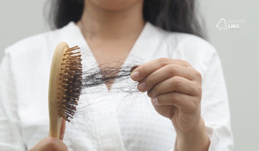 Queda pós-anestesia: por que acontece e como recuperar os fios