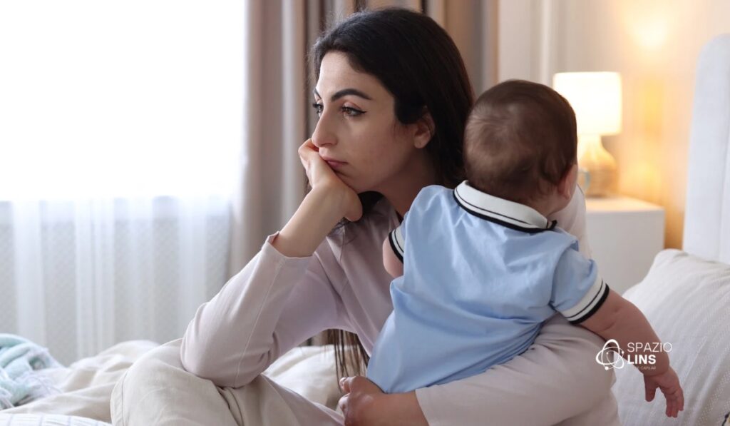 Queda de cabelo pós-gravidez e pós-parto: causas, diagnóstico e tratamento