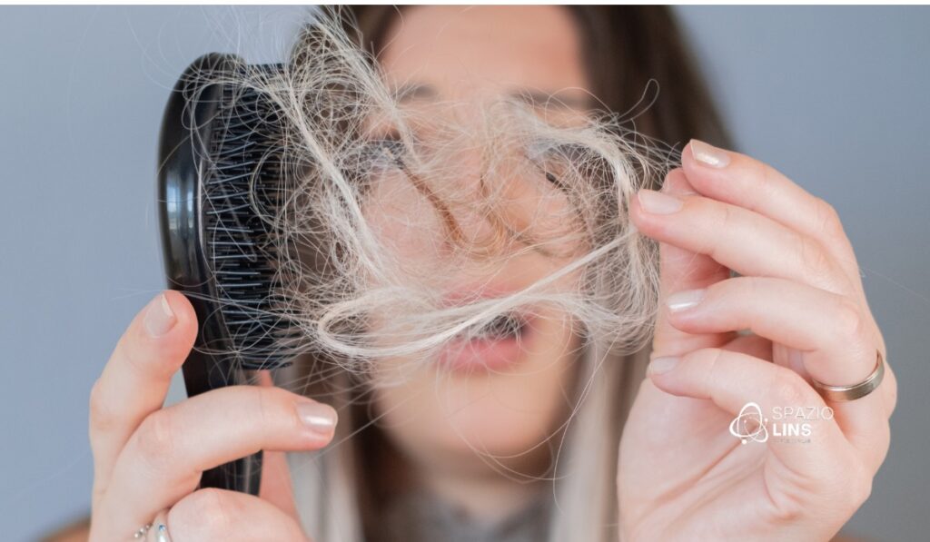 Queda de cabelo após covid, cirurgia ou doença: é normal?