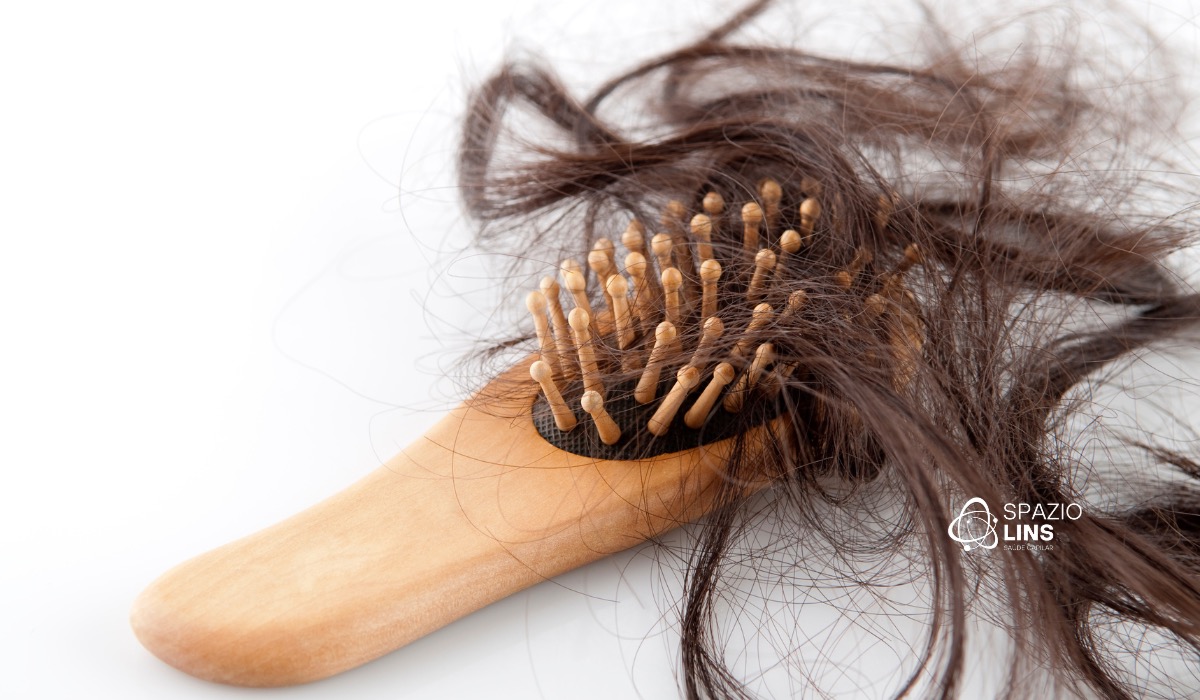 Queda de cabelo após covid, cirurgia ou doença: é normal?