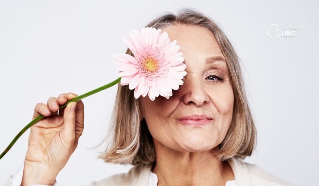 Queda de cabelo na menopausa: por que acontece e o que pode ser feito