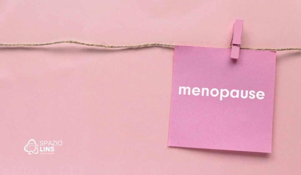 Queda de cabelo na menopausa: por que acontece e o que pode ser feito